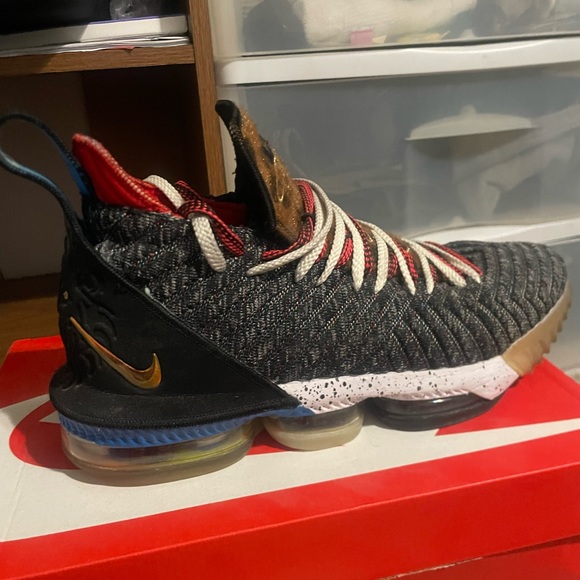 Lebron James 16 “what the 1 through 5” - Picture 10 of 12